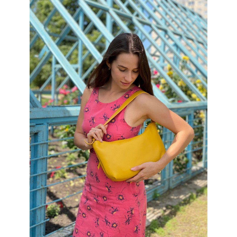 Жіноча шкіряна сумка хобо Monica жовта - 5 фото