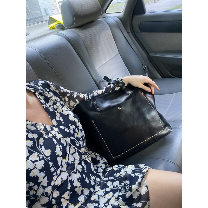 Женская кожаная сумка Carrie черная - 3 фото