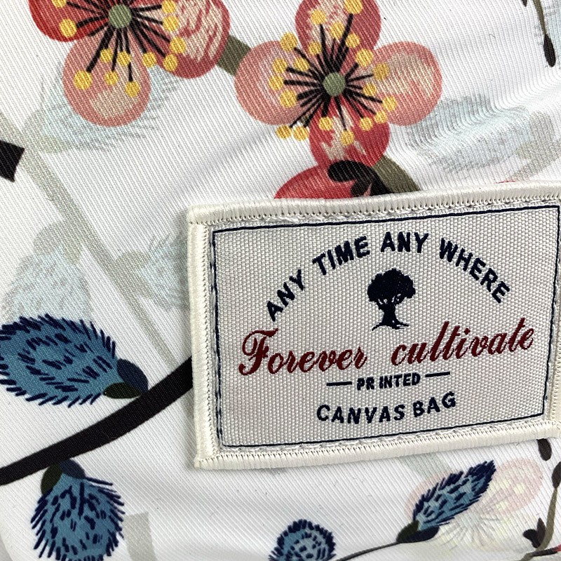 Женский рюкзак Blooming белый с разноцветным рисунком - 6 фото