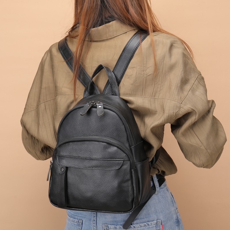 Женский рюкзак Christy кожаный черный - 1 фото