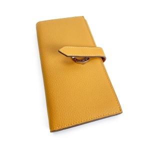 Жіночий шкіряний гаманець...