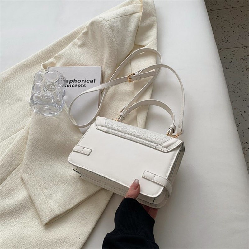 Женская сумка-клатч Krystal кремовая - 5 фото