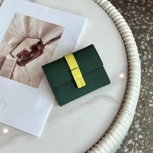 Жіночий шкіряний гаманець...