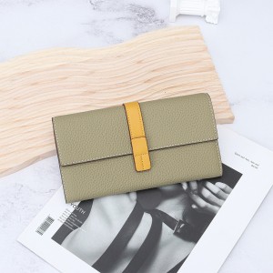 Жіночий шкіряний гаманець...