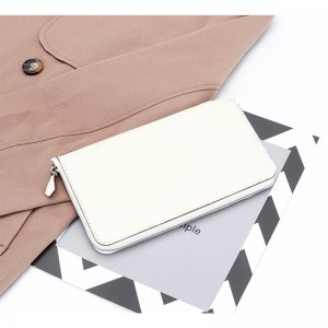 Жіночий шкіряний гаманець...