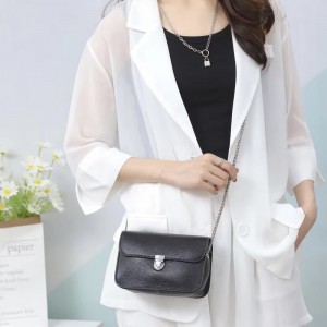 Жіноча шкіряна сумка-клатч...