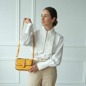 Женская сумка кросс боди...