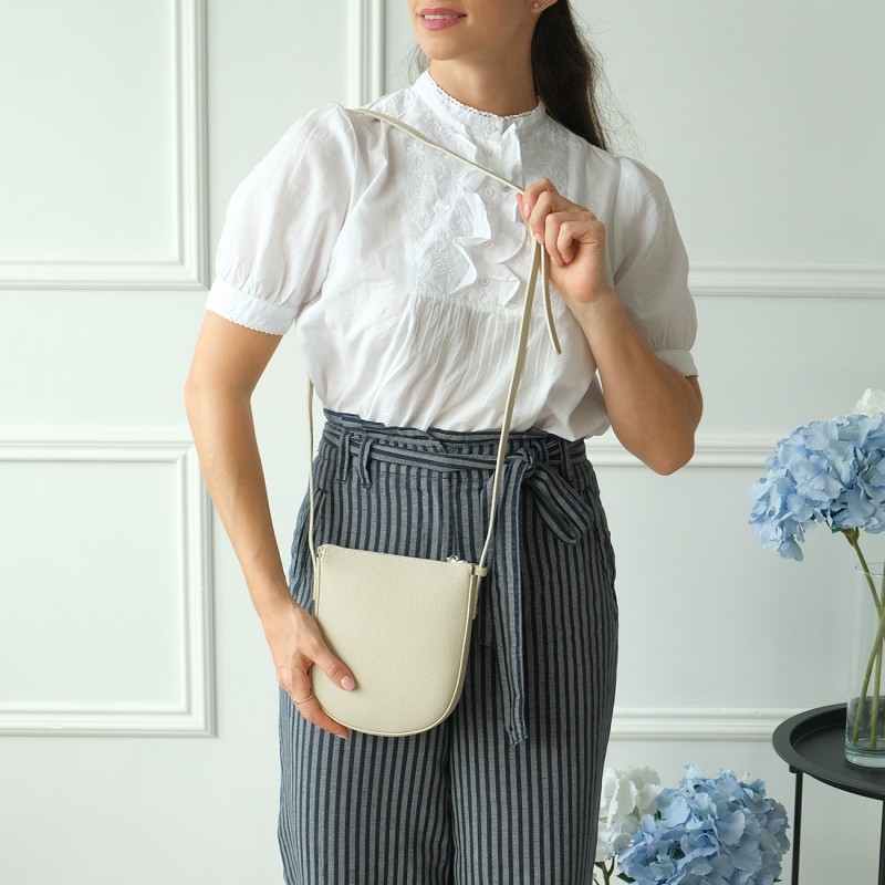 Женская кожаная сумка через плечо Cheryl молочная - 1 фото