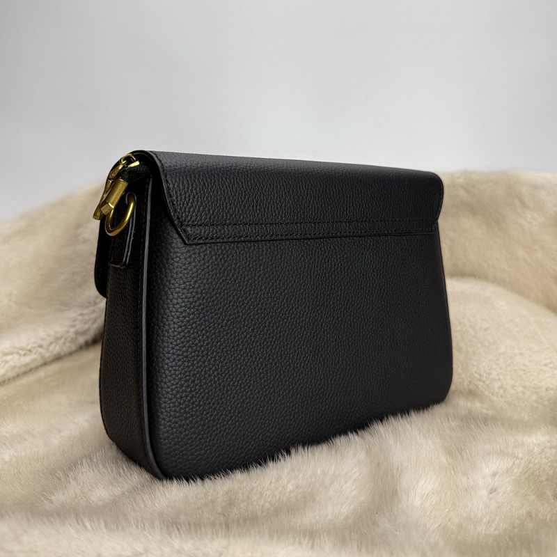 Женская кожаная сумка мессенджер Claire черная - 11 фото