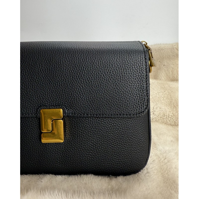 Женская кожаная сумка мессенджер Claire черная - 12 фото