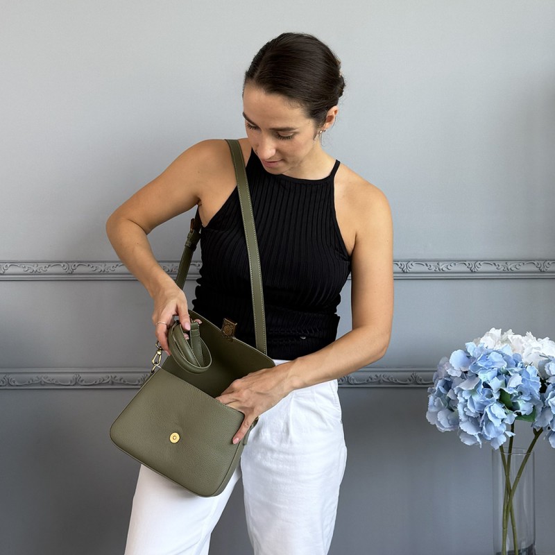 Женская кожаная сумка мессенджер Claire фисташковая - 7 фото