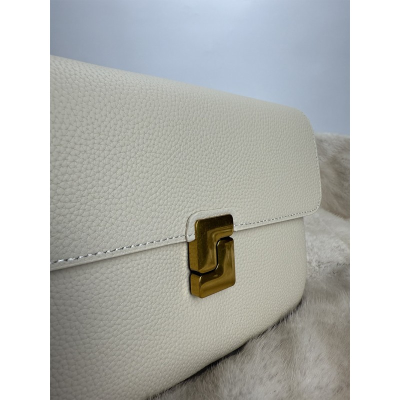 Жіноча шкіряна сумка месенджер Claire біла - 11 фото