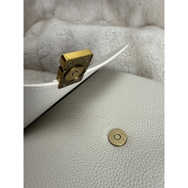 Женская кожаная сумка мессенджер Claire белая - 12 фото