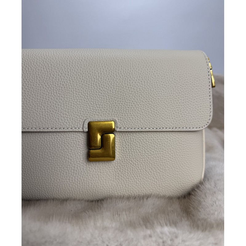 Жіноча шкіряна сумка месенджер Claire біла - 13 фото