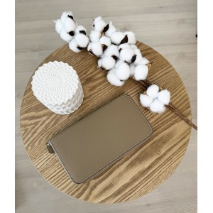 Жіночий шкіряний гаманець...