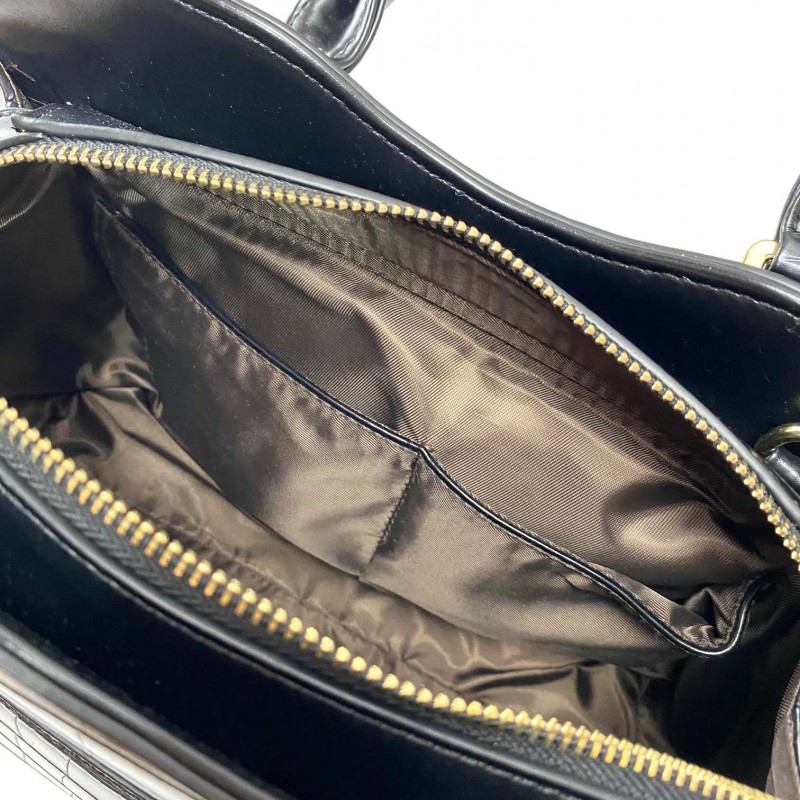Жіноча класична сумка Elly чорна - 16 фото