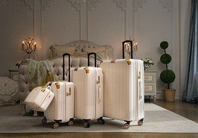 Дизайнерські розкішні валізи: чи варті вони того?
